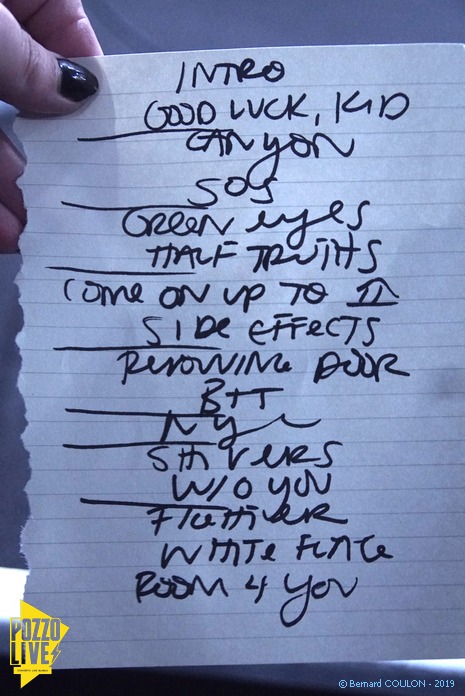 Joseph - La Boule Noire - Paris - Samedi 09/11/2019. Setlist = Intro - Good Luck, Kid - Canyon - SOS - Green Eyes - Half Truths - Come on up to (house) - Side Effects - Removing door - BTT - NYE - Shivers - W/O You - Fighter - White Flag - Room 4 You